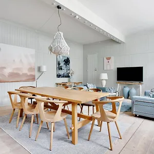 Sanders Secret - Pleasant Three-bedroom Townhouse Near Main Attractions Ferienhaus Kopenhagen