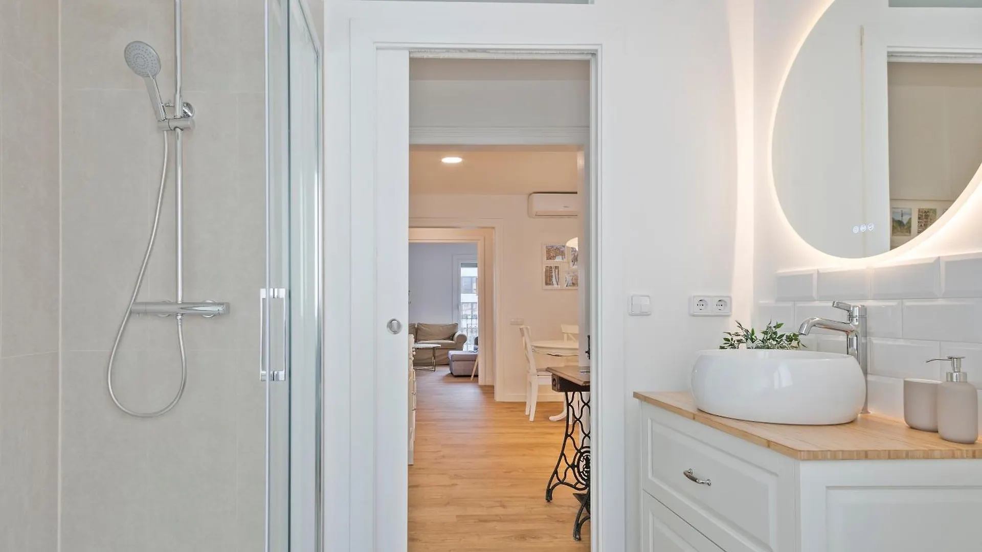 The Corner Apartments By Aspasios Barcelona